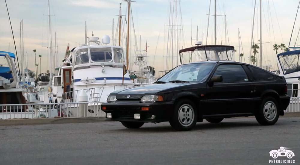 ２７年も乗ってるのに全く壊れない！　初めて新車で買った ホンダCR-Xを紹介する微笑ましい映像