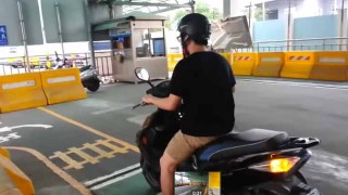 これは恥ずかしいw 台湾のバイク免許試験に合格して嬉しさのあまり…